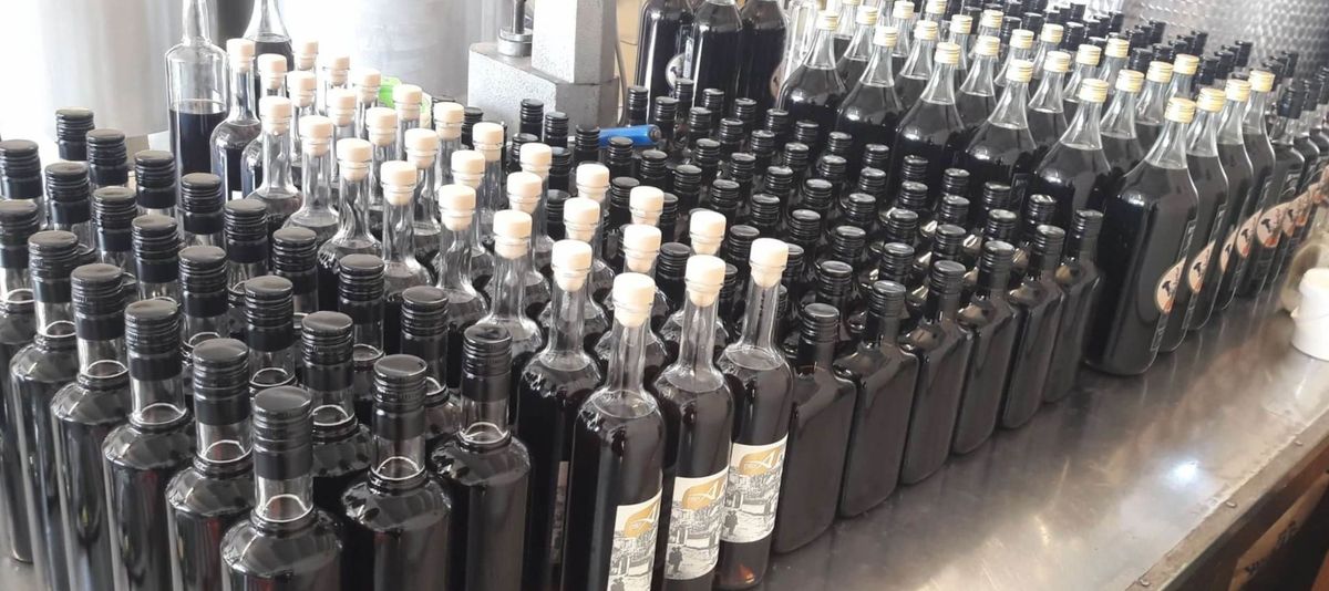 Bottiglie personalizzate realizzate da Benedetti Liquori per conto di diversi locali.
